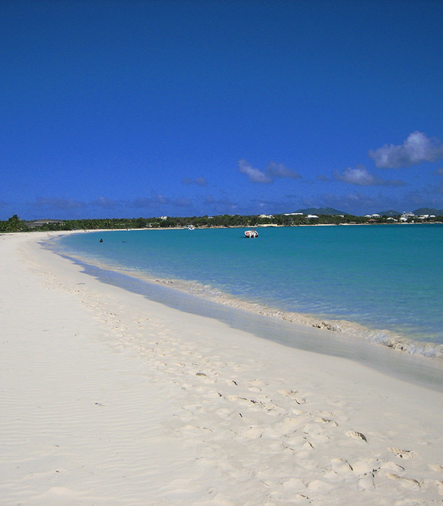 Anguilla - Walking - Dreamy Weddings
